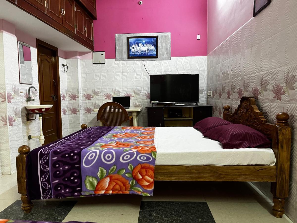 Gsr Stayhome Puducherry Buitenkant foto